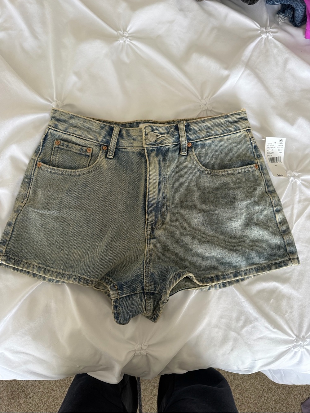 PacSun High-Rise Light Washed Denim Shorts